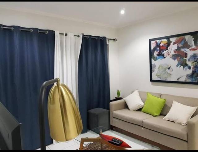 3 BEDROOM APARTMENT TO LET IN LONEHILL